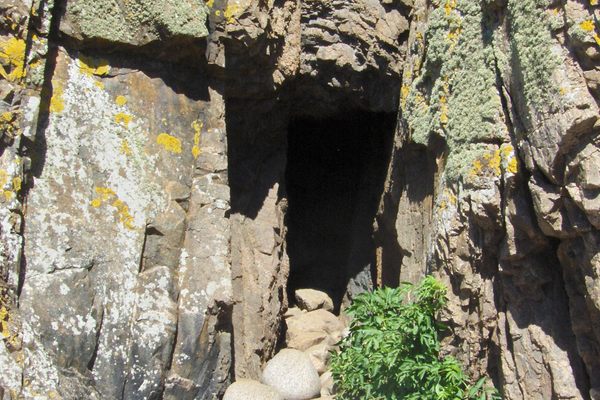 Entrance to Jons Chapel